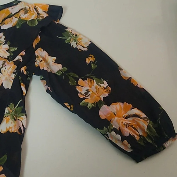 LIGHTWEIGHT, BOHO, COTTAGECORE, FEMININE, FLORAL ON  BLK, LONG SLEEVE BLOUSE - Picture 8 of 10